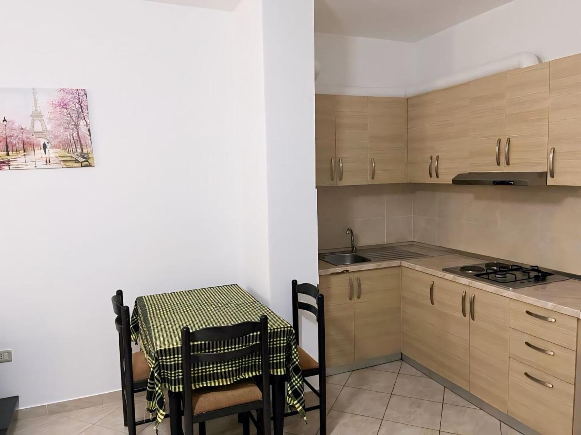 Gerald'S Central Apartments Vlorë 외부 사진