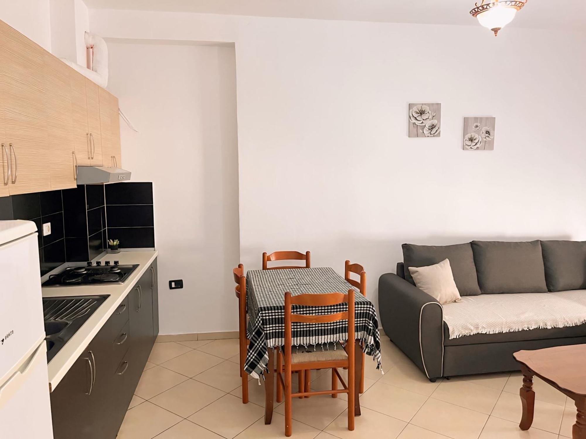 Gerald'S Central Apartments Vlorë 외부 사진