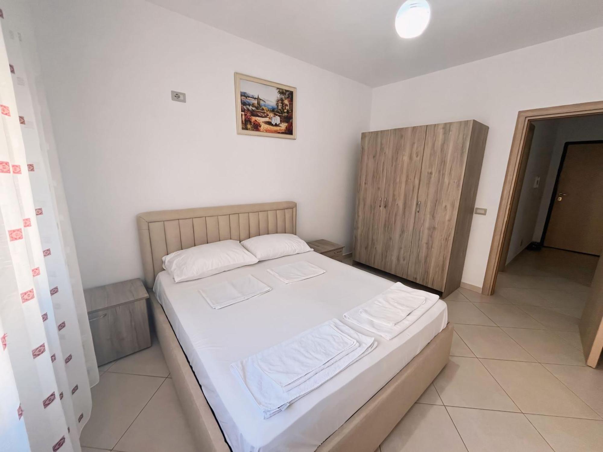 Gerald'S Central Apartments Vlorë 외부 사진